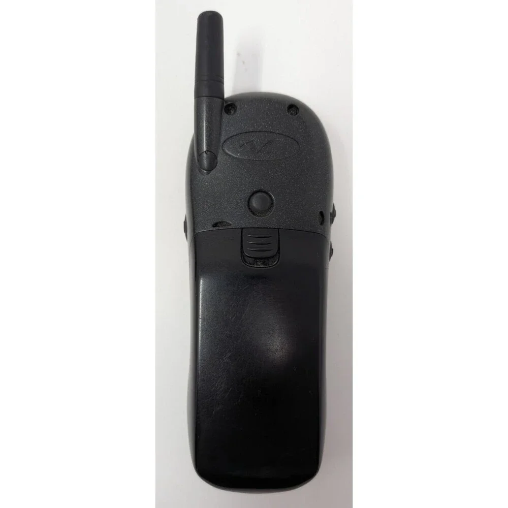 Motorola 120t TDMA Vintage Cell Phone w/ Charger, 2 Batteries & Manual